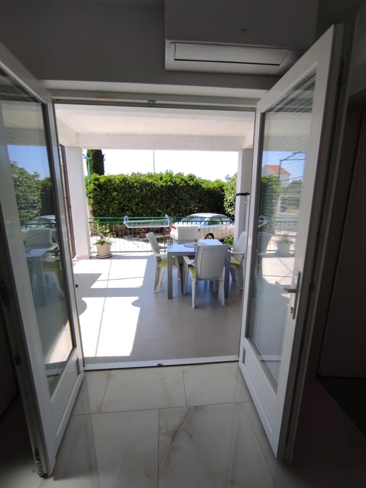 Apartment With Terrace And Garden Pirovac Bagian luar foto