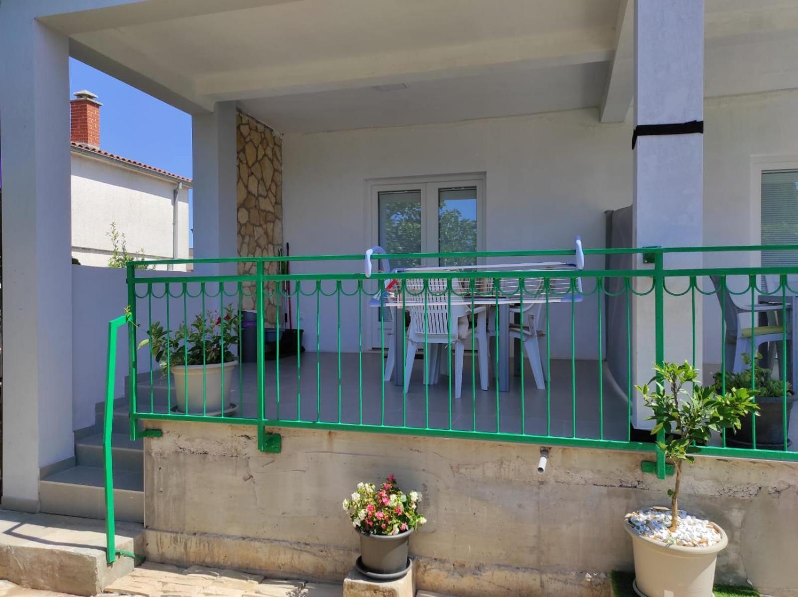 Apartment With Terrace And Garden Pirovac Bagian luar foto